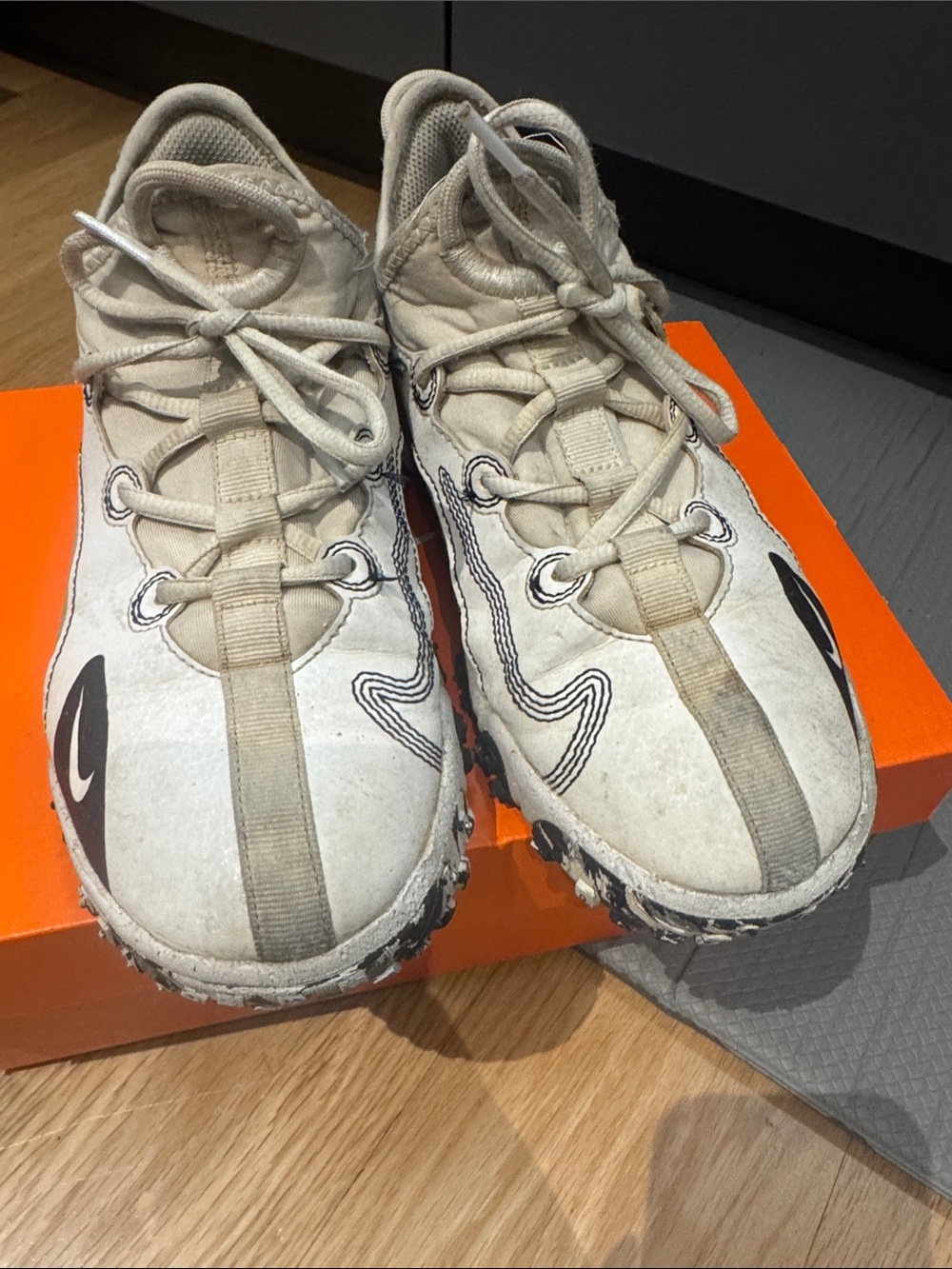 Kids Nike  turf Sneakers